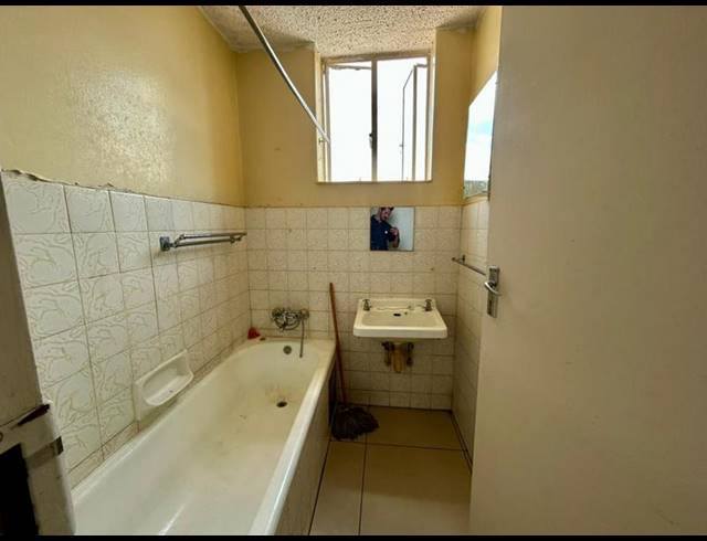 3 BEDROOM APARTMENT FOR SALE IN SUNNYSIDE